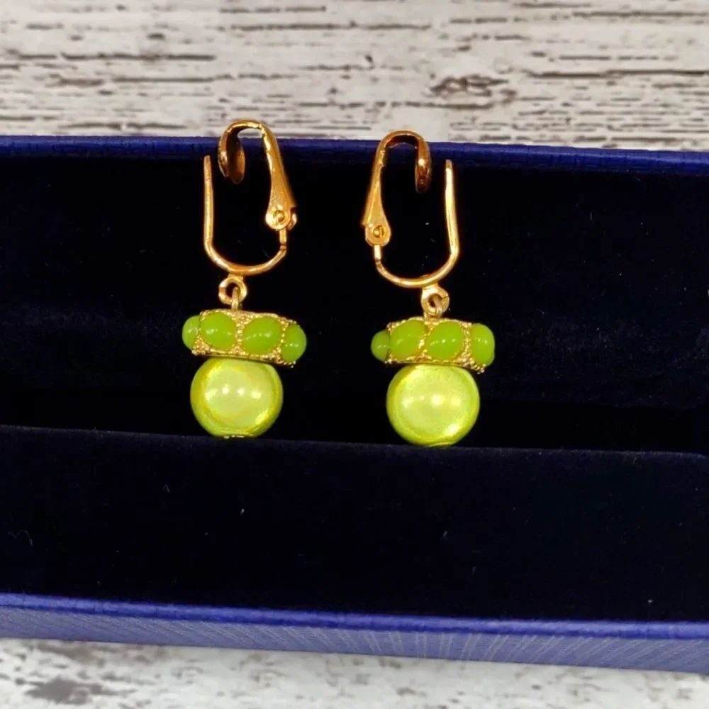 Vintage Clip Earrings Green and Gold.   B1